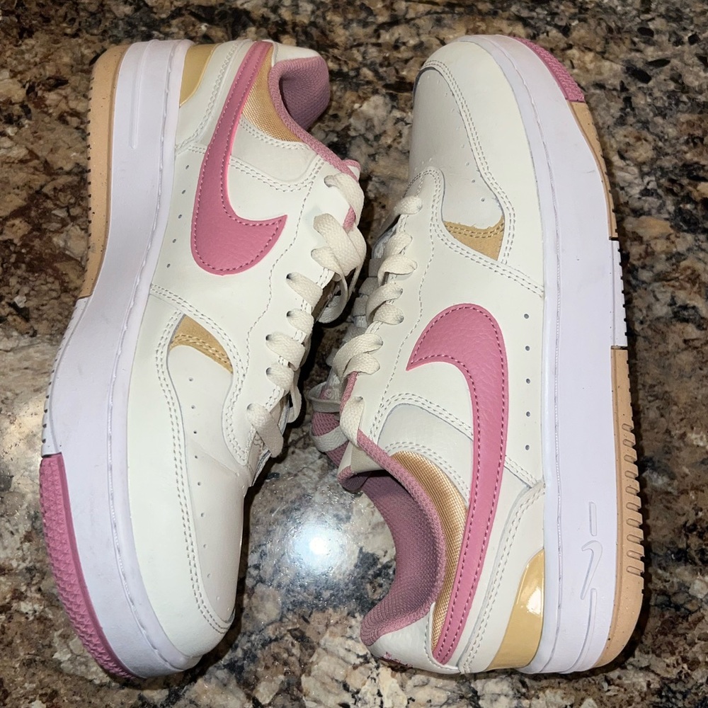 Nike Wmns Gamma Force “soft pearl elemental pink” size 9